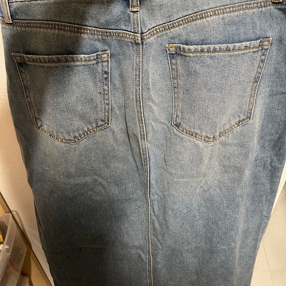 Open thigh denim maxi skirt - Picture 5 of 6